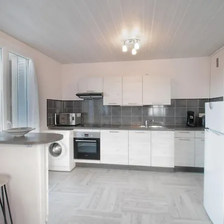 Апартаменты Pleasant T3 Near The Thermes De Marlioz *