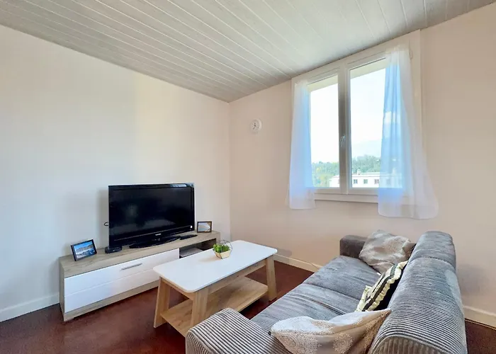 Pleasant T3 Near The Thermes De Marlioz アパート エクスレバン